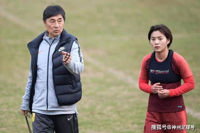 穆里尼奥对维尼修斯的禁赛看法与建议